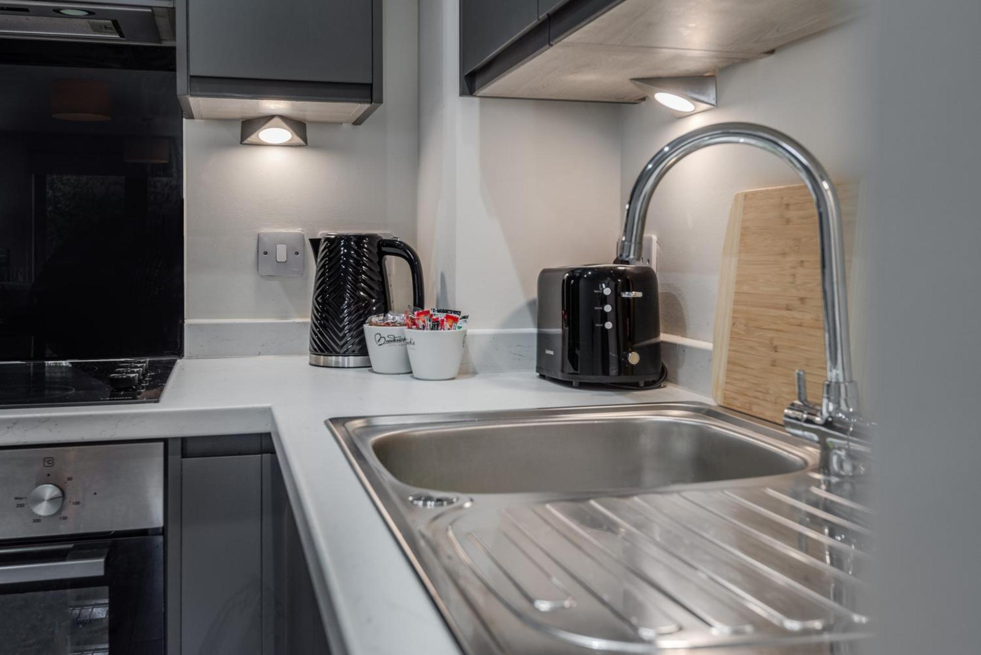 Huge Long Stay Offers! Lux City-Edge Stay! Perfect For Business & Leisure Liverpool Eksteriør billede